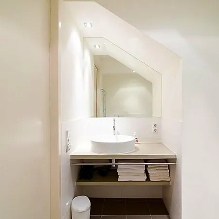 公寓式酒店 Marnix360apartments Design 4*